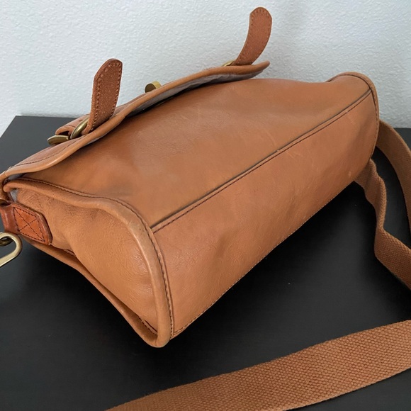 Vintage Authentic FOSSIL Issue 54 Cognac Leather Messenger Bag Crossbody - Picture 6 of 15